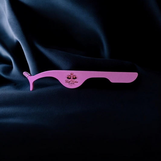Lush Lashez strip tweezer
